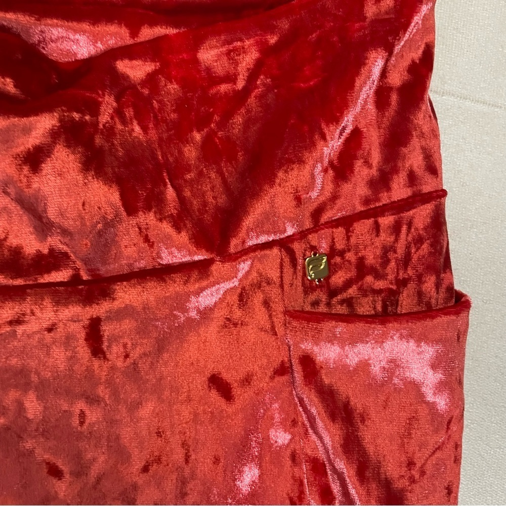NWT New $75 Fabletics Red Crushed Velour Crossover Legging Size S - Picture 9 of 10